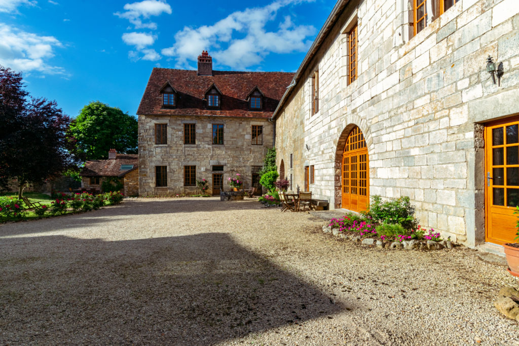 cour depuis chapelle